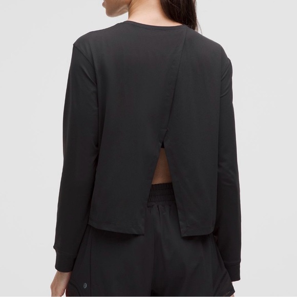 NWT!! Lululemon Women's Black Long Sleeve Top - Picture 2 of 5